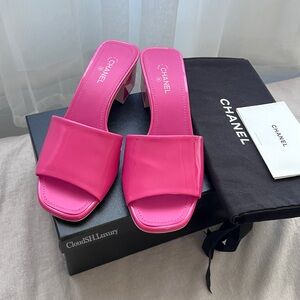 Auth Chanel 22C Pink Patent Leather CC Logo Sandals G38689 - Size 37.5
